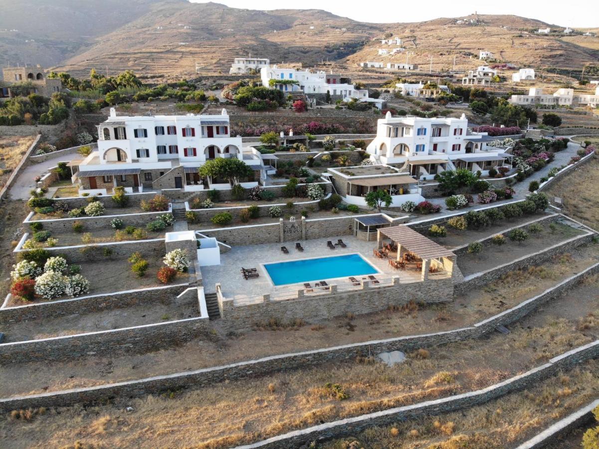 En Plo Lejlighedshotel Agios Romanos Eksteriør billede