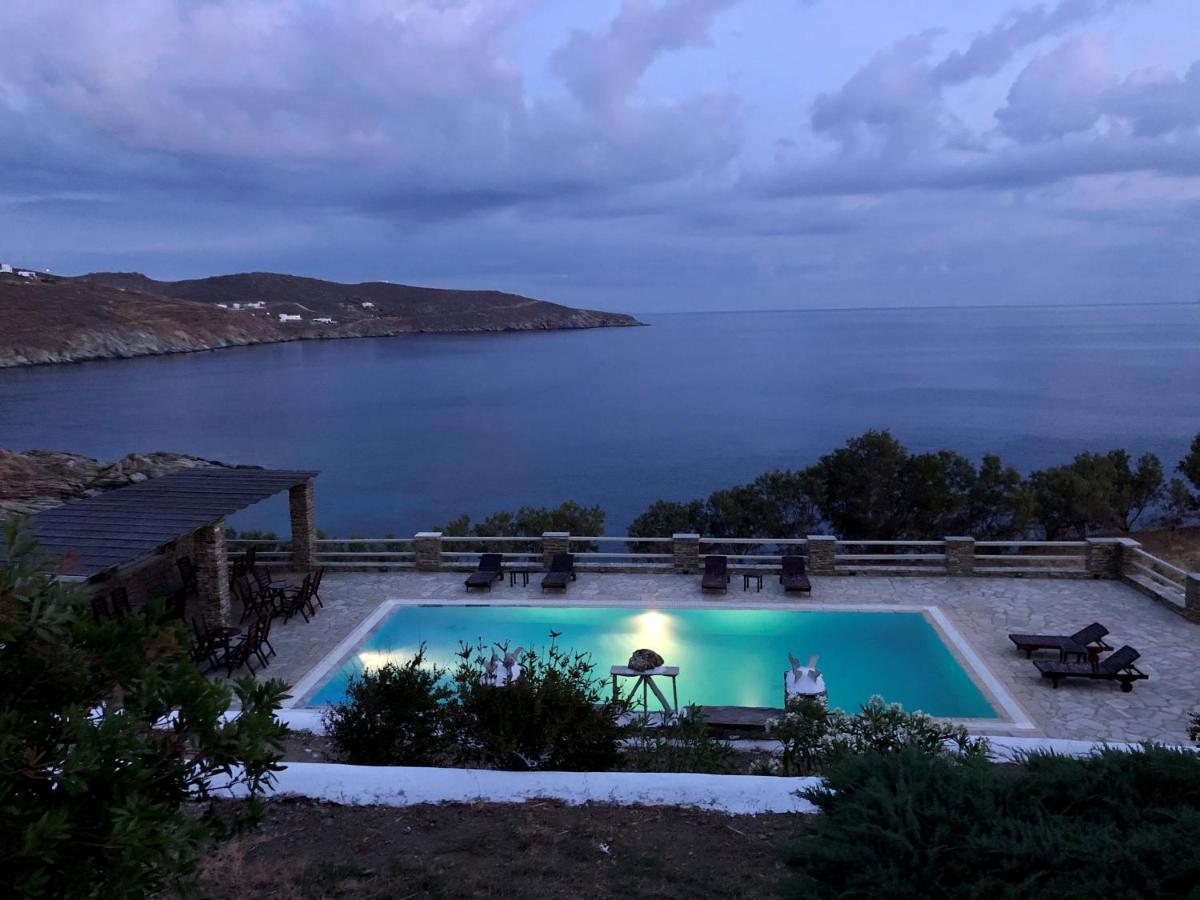 En Plo Lejlighedshotel Agios Romanos Eksteriør billede