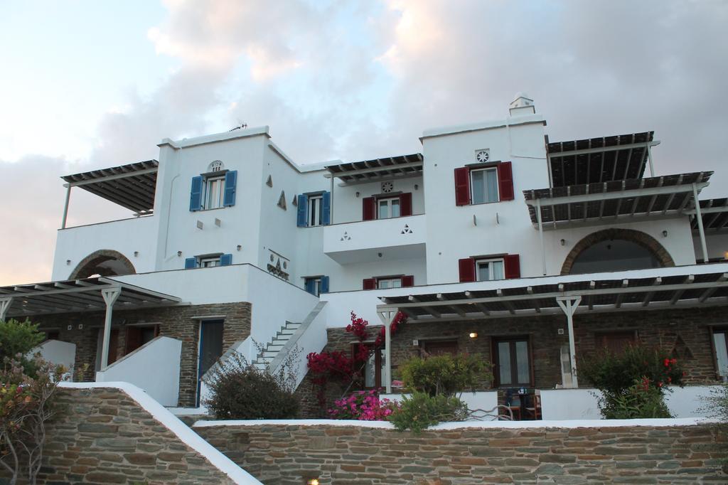 En Plo Lejlighedshotel Agios Romanos Eksteriør billede