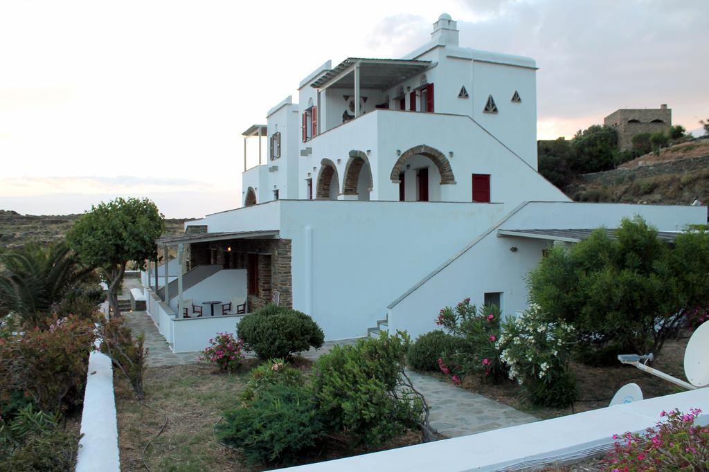 En Plo Lejlighedshotel Agios Romanos Eksteriør billede