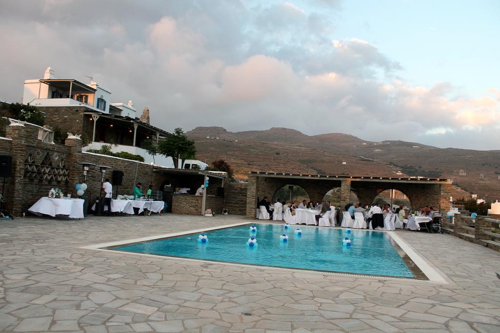 En Plo Lejlighedshotel Agios Romanos Eksteriør billede
