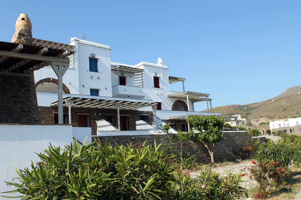 En Plo Lejlighedshotel Agios Romanos Eksteriør billede