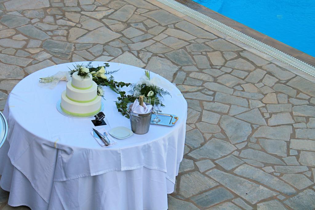 En Plo Lejlighedshotel Agios Romanos Eksteriør billede